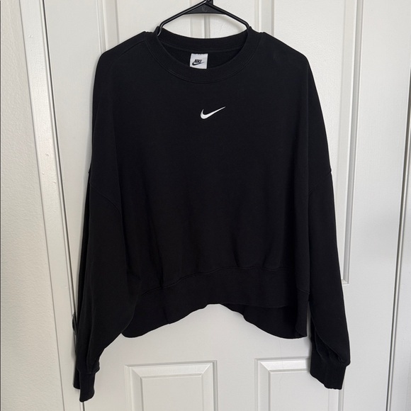 Nike Tops - Nike Women's Black Oversized Sweatshirt